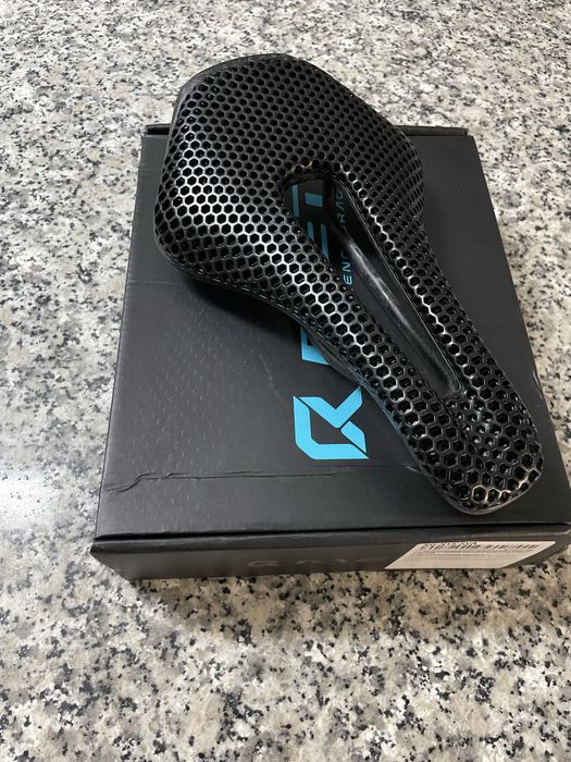 Karbonowe siodełko Ryet Aircode 3D