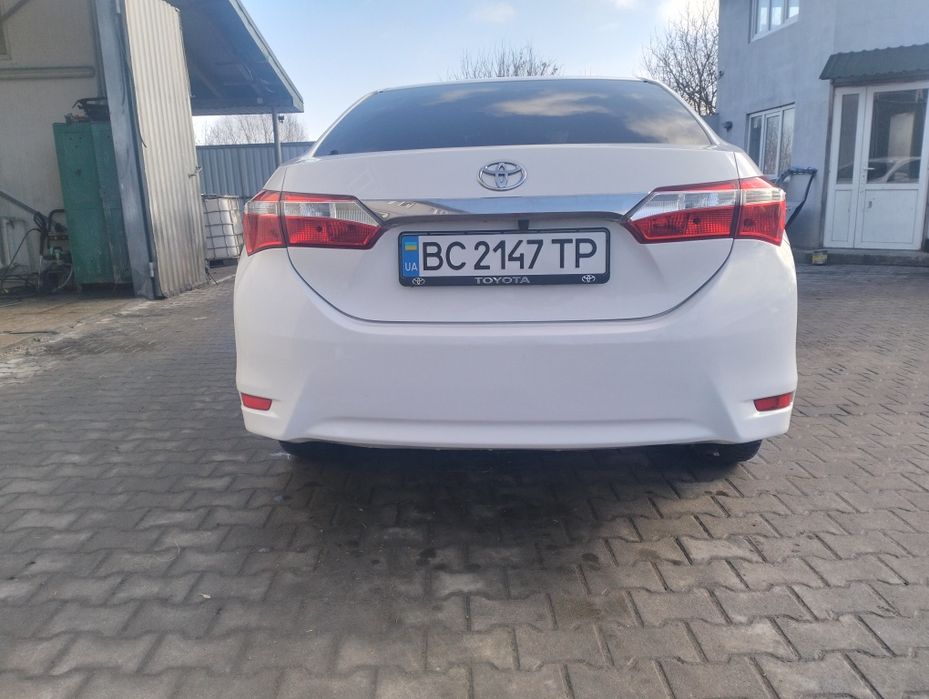 TOYOTA COROLLA 1.33 мт 2013