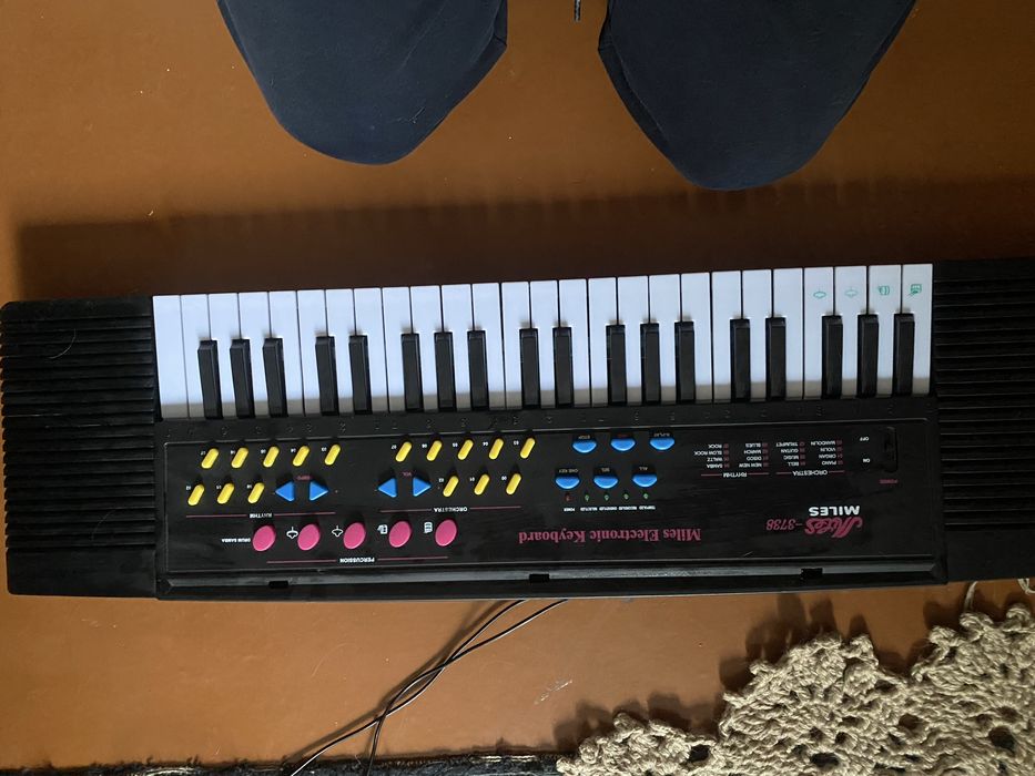 Дитячий синтезатор з мікрофоном