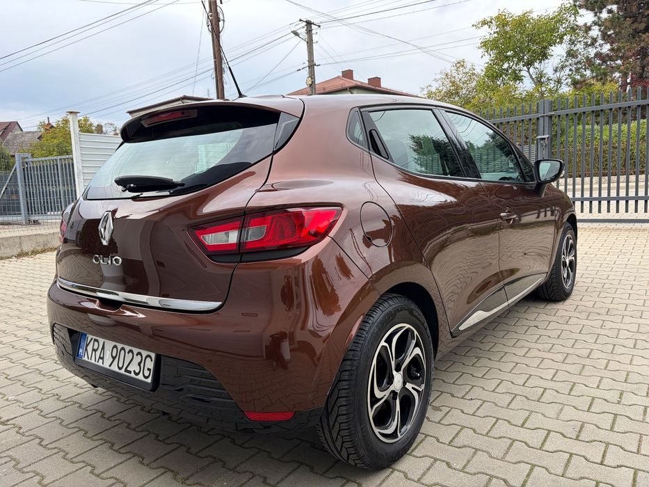 Renault Clio Salon Polska , Bezwypadkowy