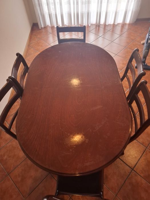 Mesa de sala de jantar