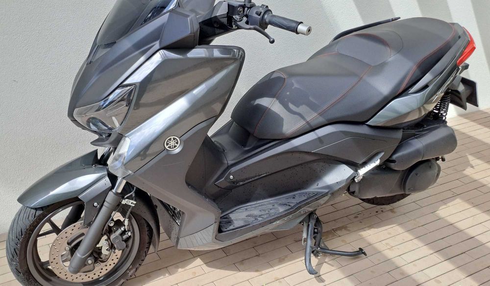 Yamaha X-MAX 250