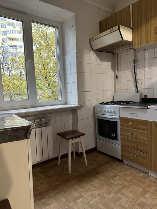 2-кімн. квартира біля парку, пр. Голосіївський 100/2