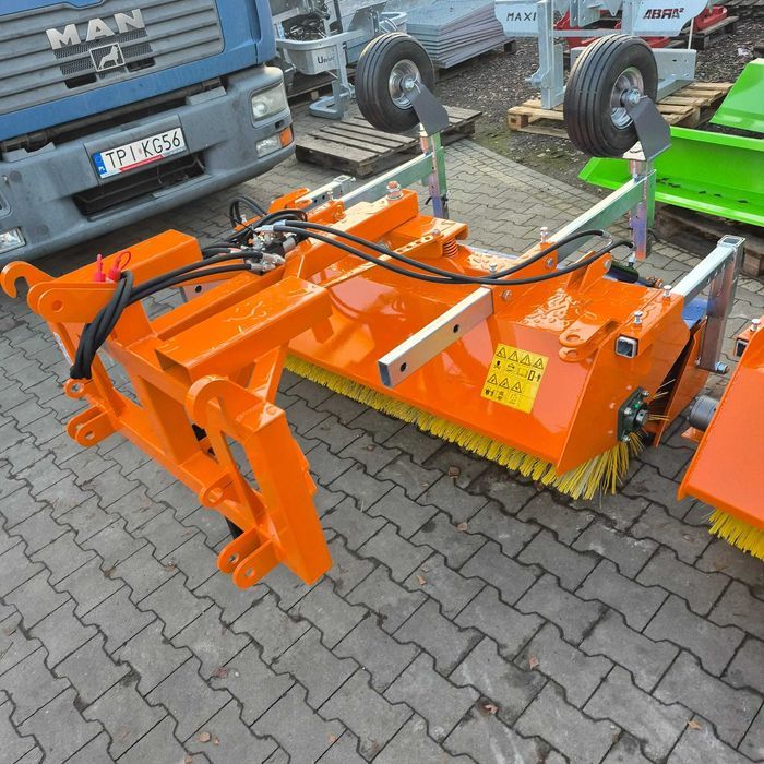 zamiatarka hydrauliczna na tuz, wózek widłowy, euroramka transport
