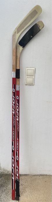 Vendo artigos de hóquei no gelo