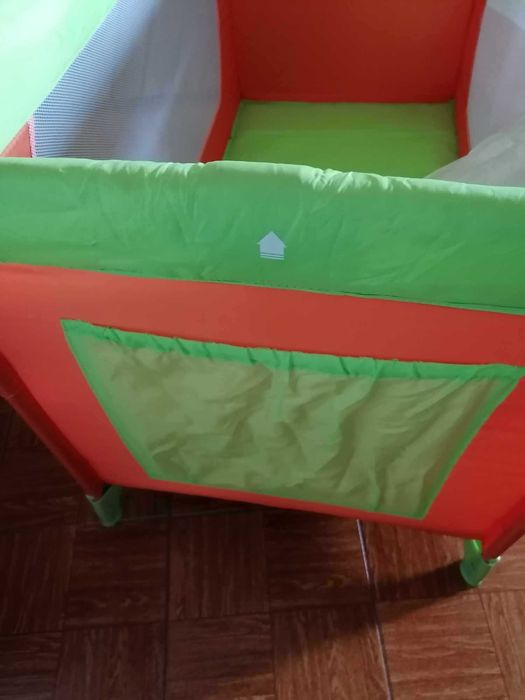 Cama de viagem laranja + colchão