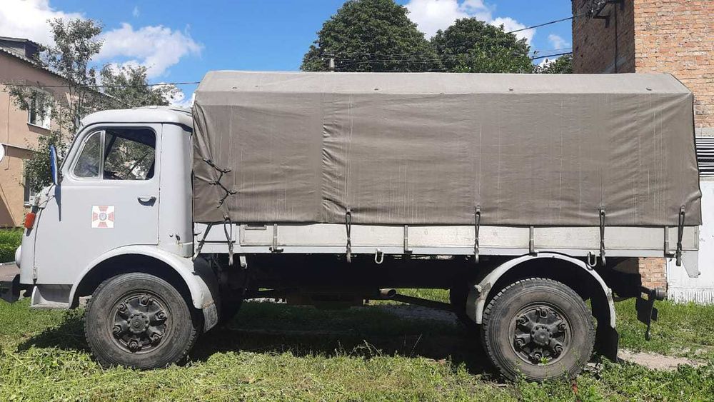 Військовий повнопривідний вантажний автомобіль Steyr A-680GL