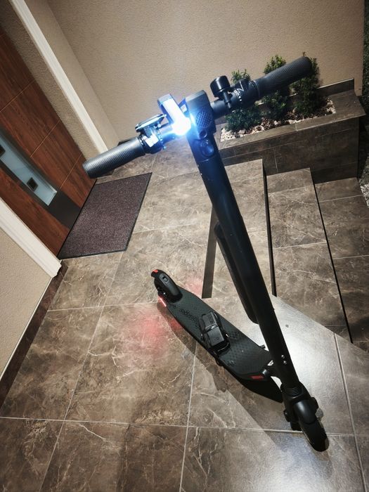 Електросамокат SEGWAY