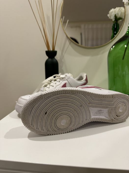 Air force 1 simbolo rosa