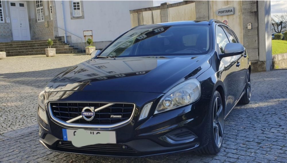 Volvo V60 D4 R-design  Autmo.
