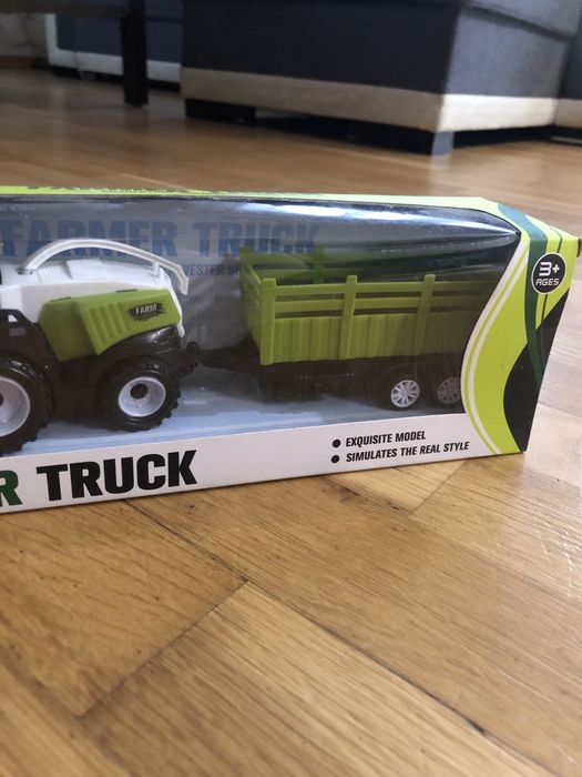 Traktor farmerski z przyczepą