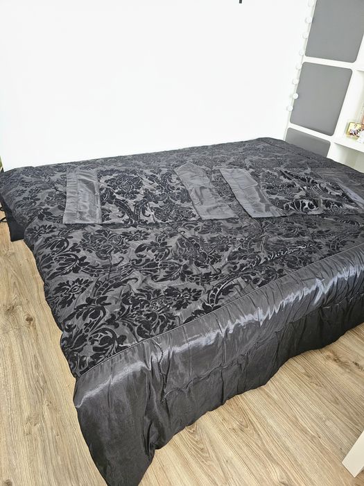 Ozdobna narzuta, pled na lozko + 2 poszewki na poduszki 210x230cm