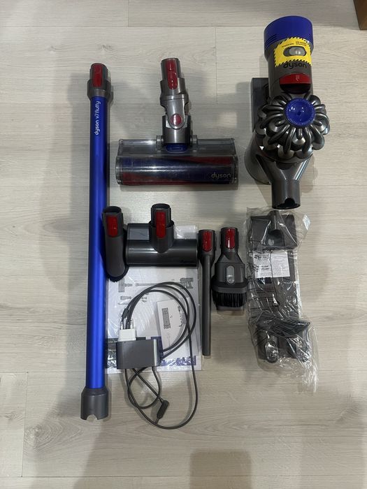 Пилесос Dyson v7 Fluffy з турбощіткою