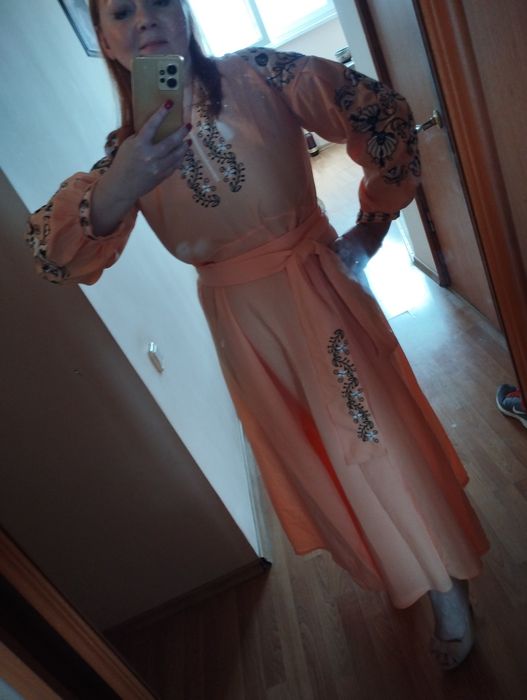 Неймовірна сукня-вишиванка, 48 розмір