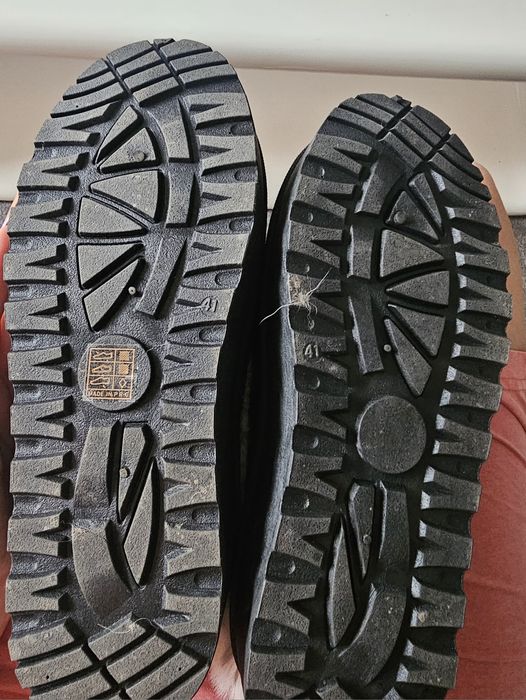 Czarne kapcie śniegowce z futerkiem na masywnej platformie 40