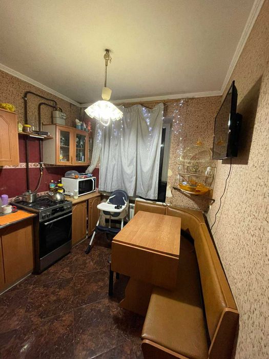 Двокімнатна квартира по вигідній ціні!! Район Алмазний!!