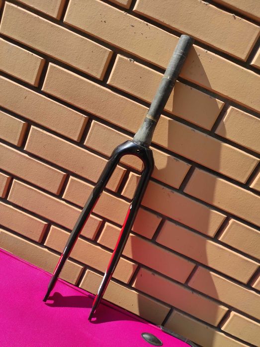 Легка карбонова вилка Boardman Hybrid Pro Carbon 700c QR