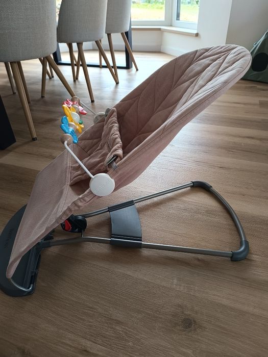 Leżaczek Bujaczek babybjorn z pałąkiem