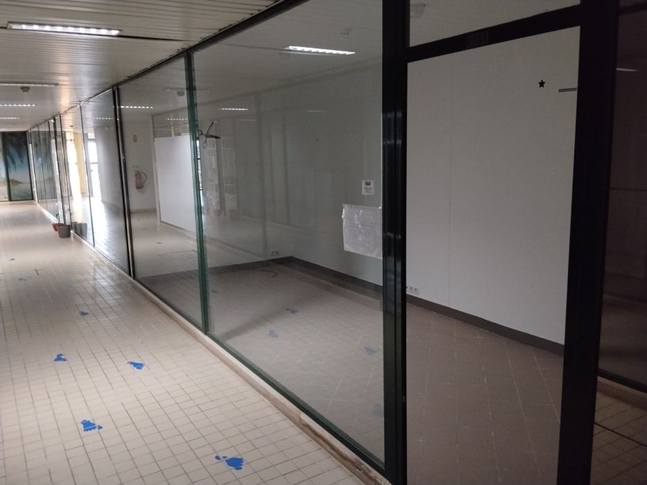 Espaço comercial à venda na Avenida da República