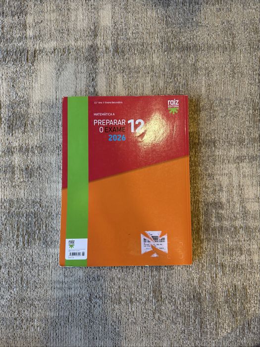 Livro de preparaçao para o exame nacional de Matemática A
