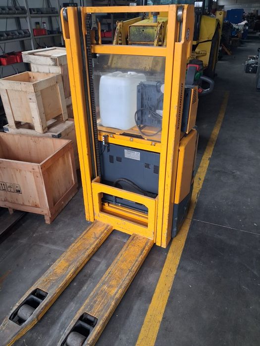 Stacker Jungheinrich EJC-Z 14 Empilhador eléctrico