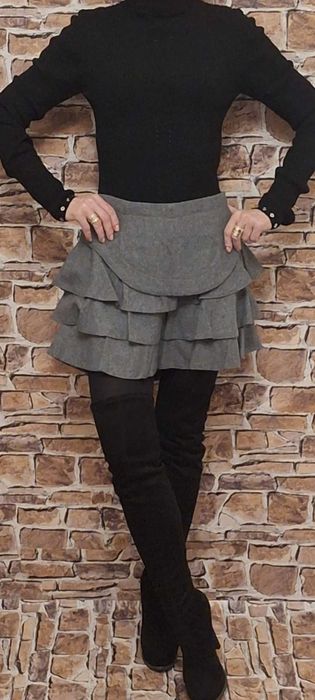 Spódnico-spodenki w kolorze szarym i czarnym Marki by o la la