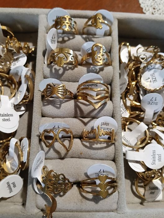 Imitacja złota, stal