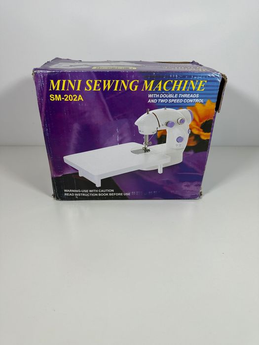 Mini maszyna do szycia