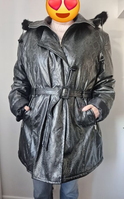 Nowa, zimowa kurtka z naturalnym futerkiem przy kapturze