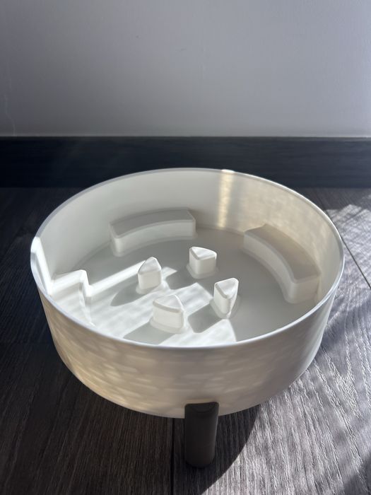 Vaso Cachepot Cilíndrico Moderno em Bronze com Nervuras e Base Branca
