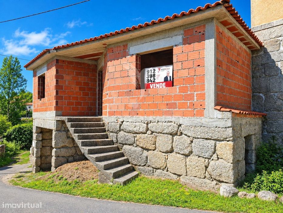 Moradia em Estrutura em Rossas, Vieira do Minho