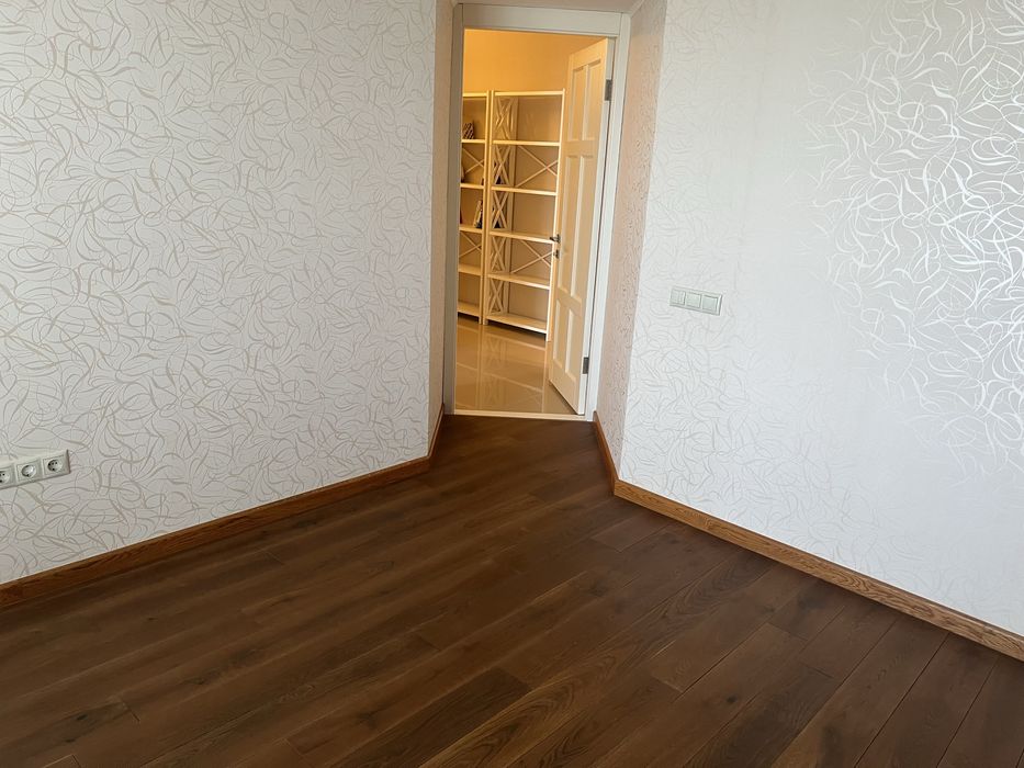 Продаж 3-кімнатноі квартири Украінка