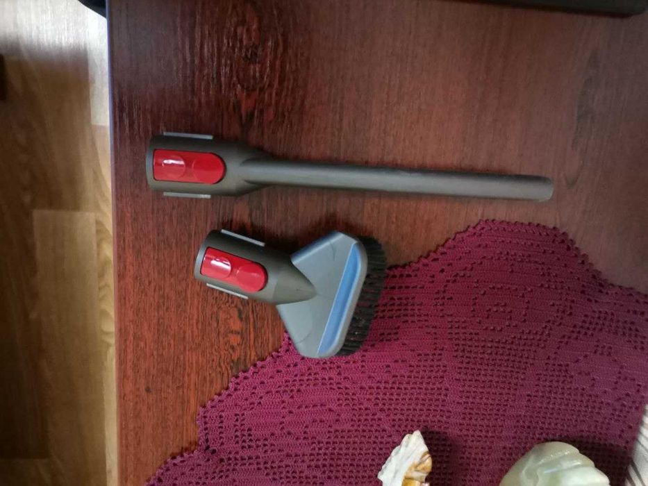 DYSON дайсон v8  -2 Насадки