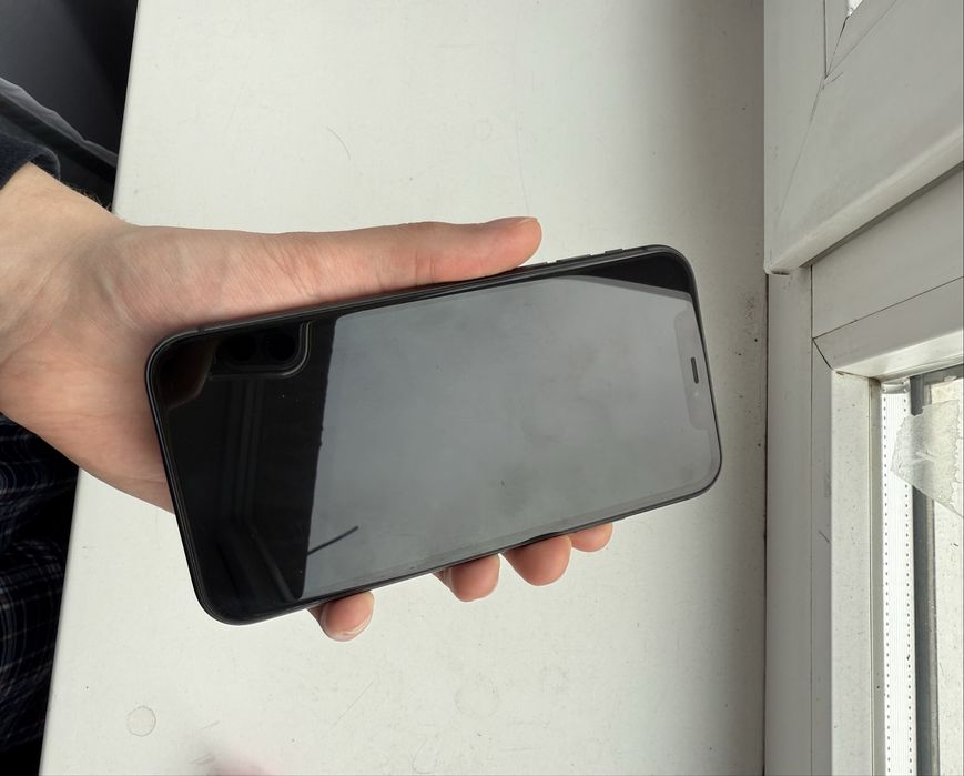 Айфон 11 64 гб чорний