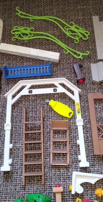 Lote peças incompletas Playmobil