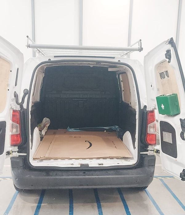 Precisa de um serviço de entrega urgente. Em 24h damos-lhe a solução