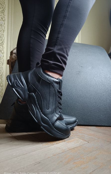 Кросівки жіночі ,26,6 см устілка