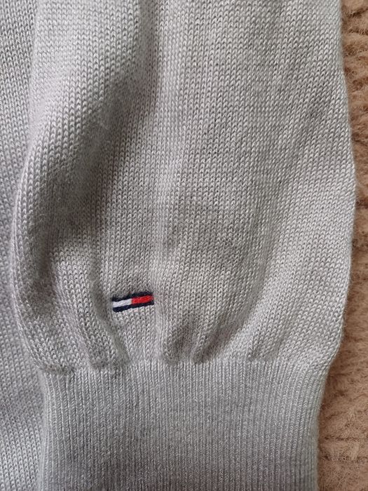 Sweterek Hilfiger z motylem wiskoza I jedwab