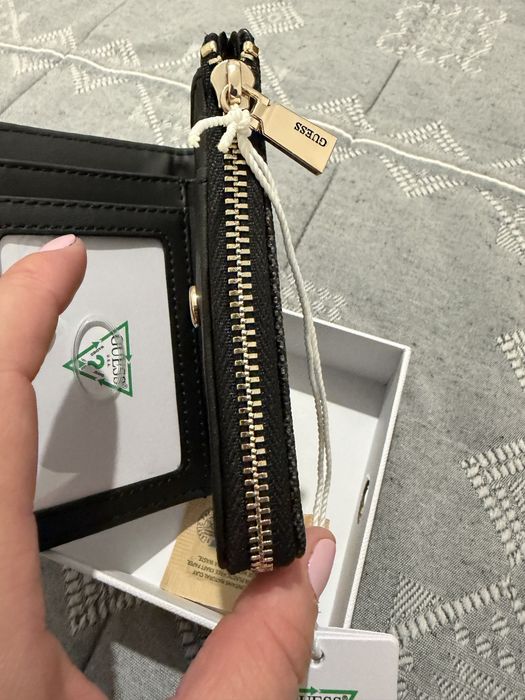 Porta moedas Guess