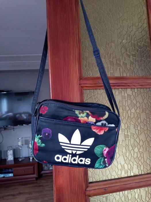Torebka saszetka kolorowa mala damska Adidas