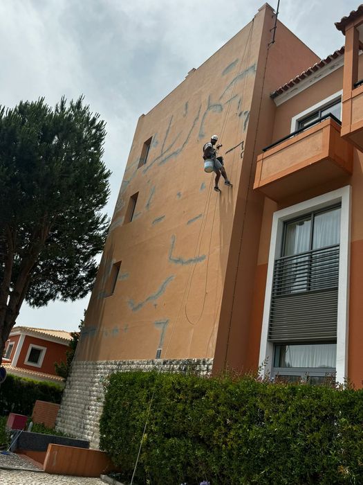 Reparações e pinturas e remodelações  em gerais