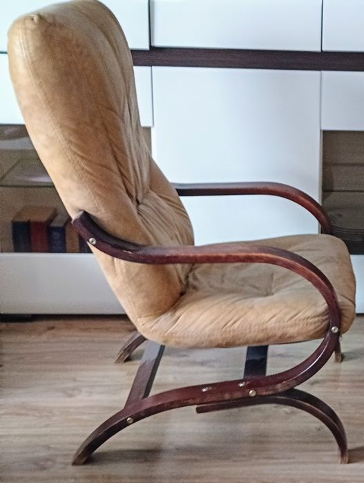 Fotel jeden beżowy wygodny