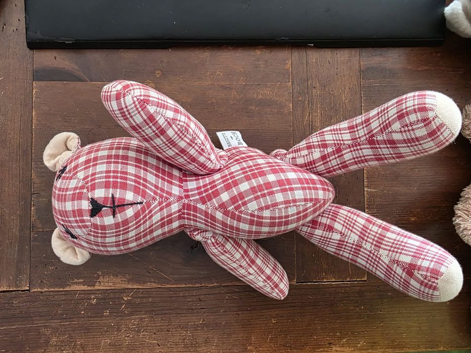 Urso decorativo Brigitte von Boch em tecido 100% algodão