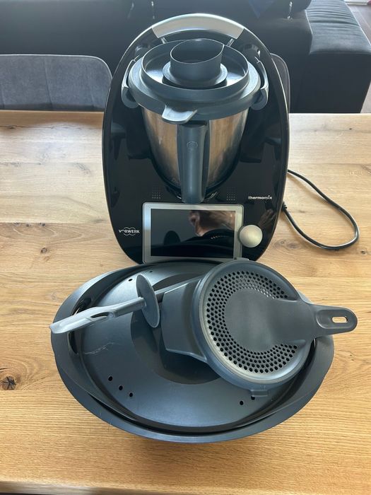 Czarny  thermomix TM6