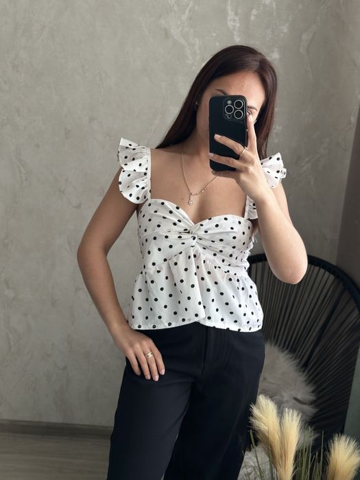 Красивий топ в горошок