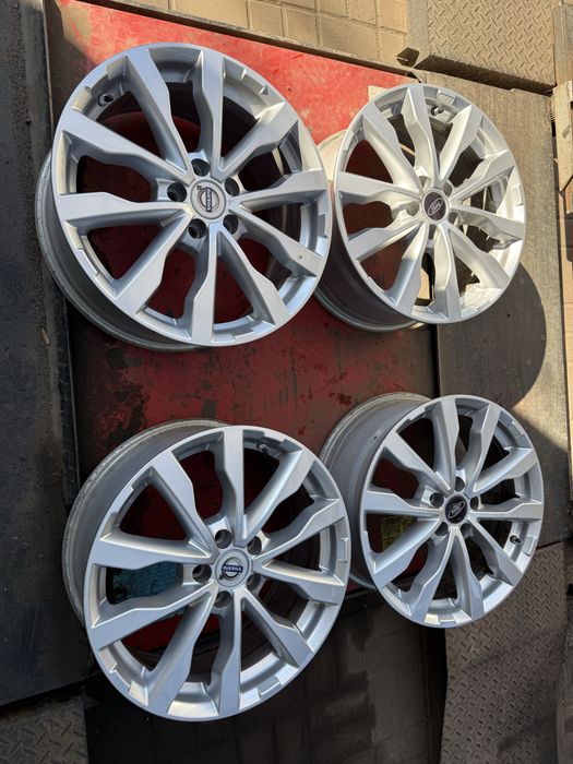 5x108 Felgi Aluminiowe 18 Ford Kuga Mondeo S-max Volvo XC60 V60