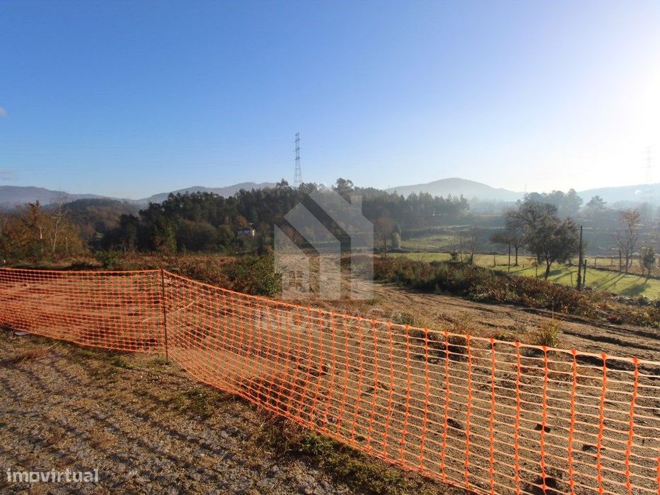Venda de Lote de Gaveto em Águas Santas, Póvoa de Lanhoso