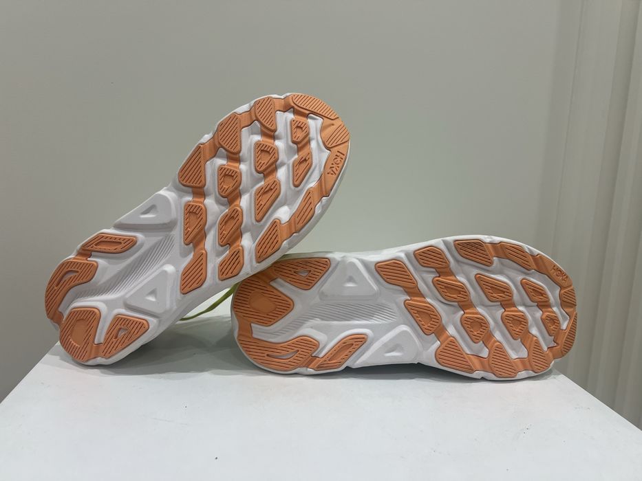 Кросівки Hoka Clifton 9