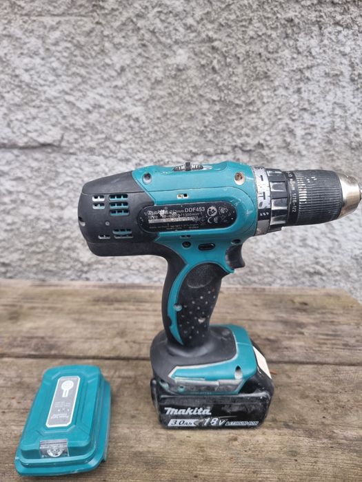 Шуруповерт Makita