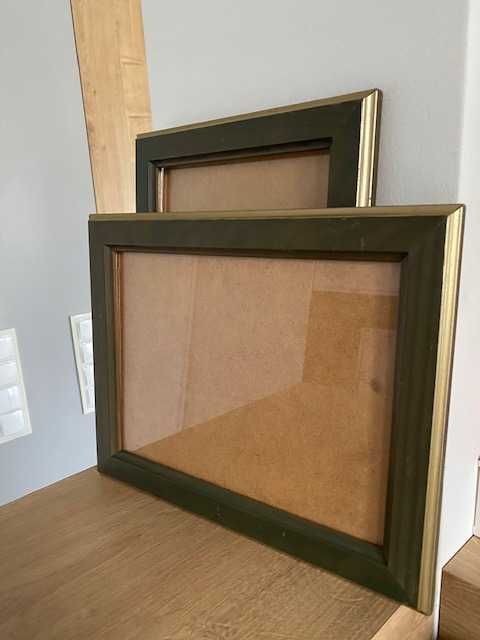 2 szt RAMKI /RAMKA drewniana *Zielona + złoty pasek ( 23,5 x 30,5 cm )